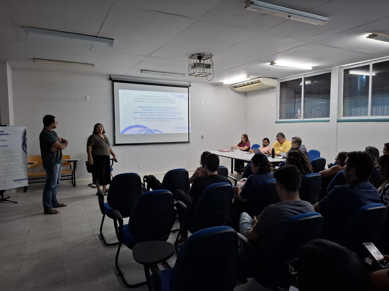 10_Coordenadora_do_PPG_em_Antropologia_PPGANT_Profa_Carmen_Lúcia_e_o_Subcoordenador.jpeg