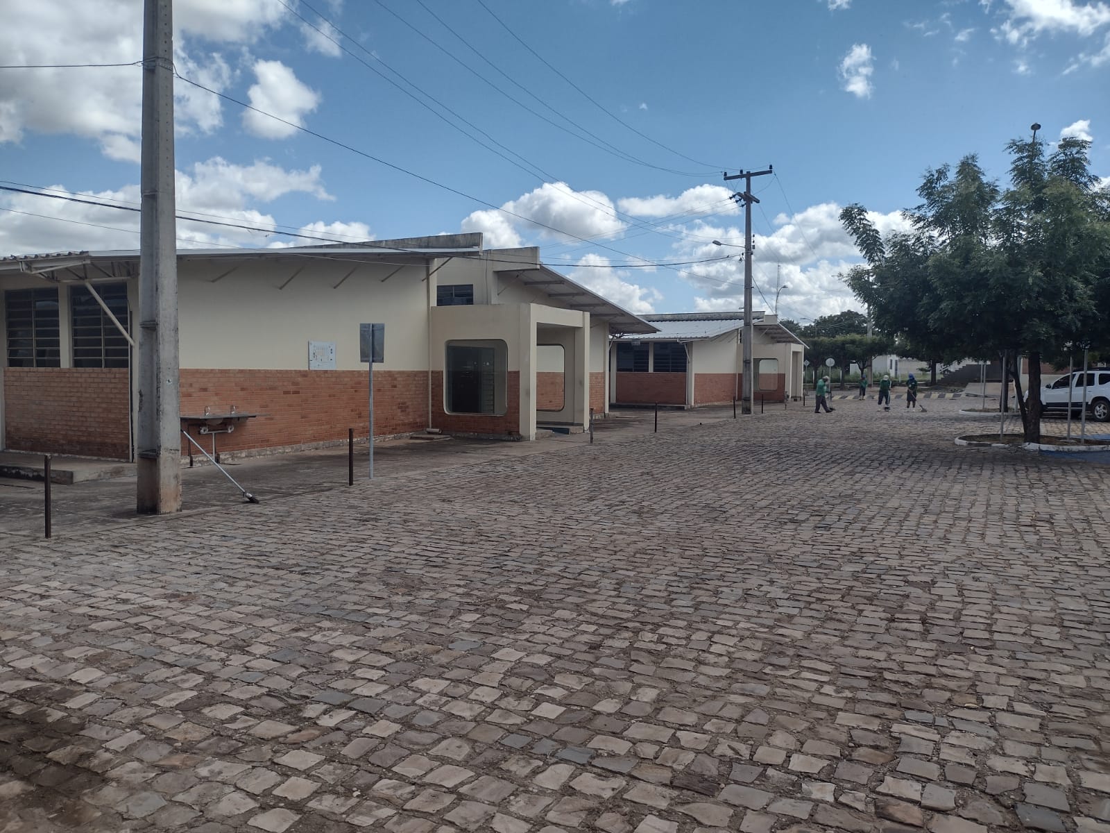 1 Saída UFPI em frente ao bloco dos laboratórios