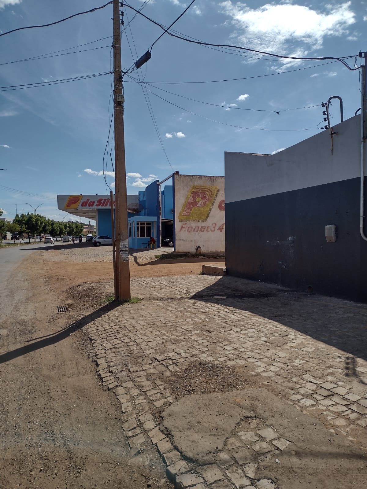 6 Em frente à via Bebidas entrada para CIEM